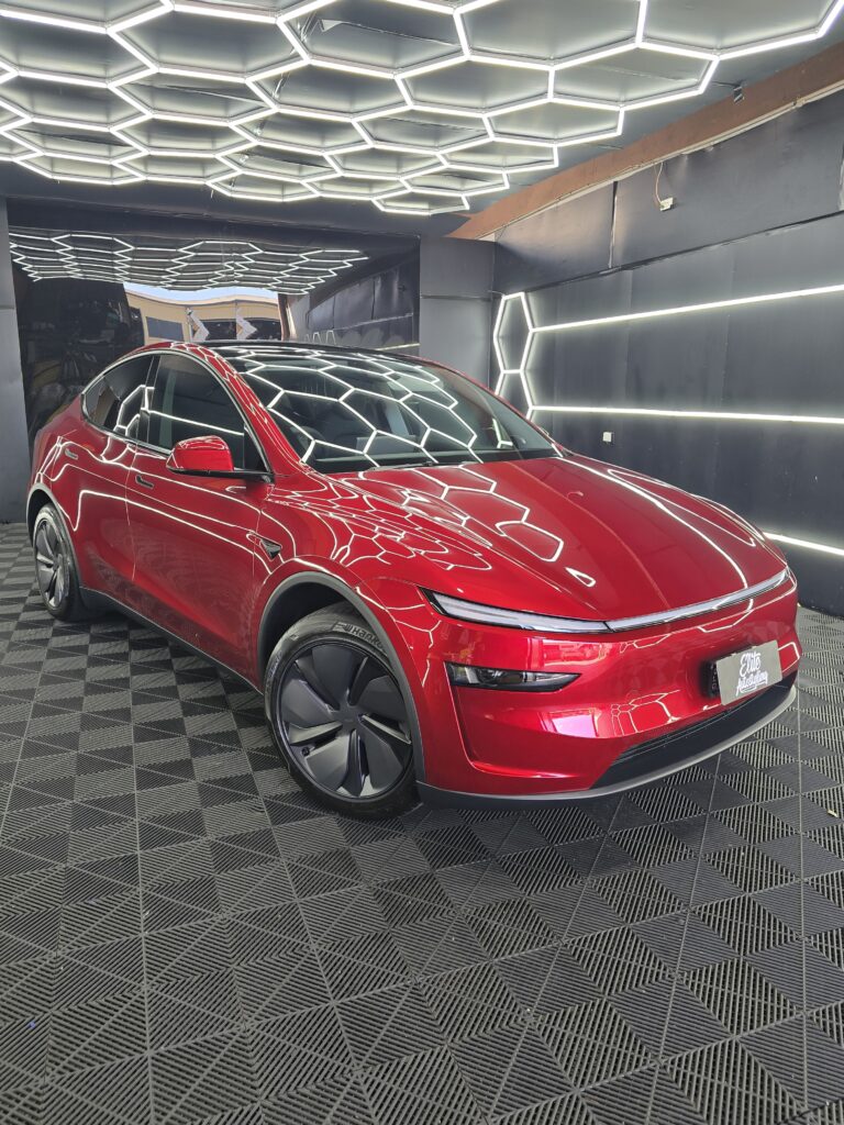 ppf brisbane paint protection film installation clear bra installation brisbane front end protection ppf wrap brisbane bonnet and guards protection paint protection film self healing demonstration brisbane ppf edge wrap detail close up brisbane